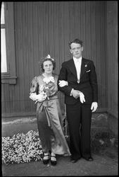 Uidentifisert brudepar, 1937. 8 Bilder.