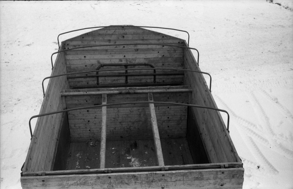 Hestetransport med lastebil ved Hærens Hesteskole på Starum oktober 1948. Serie på 18 bilder.