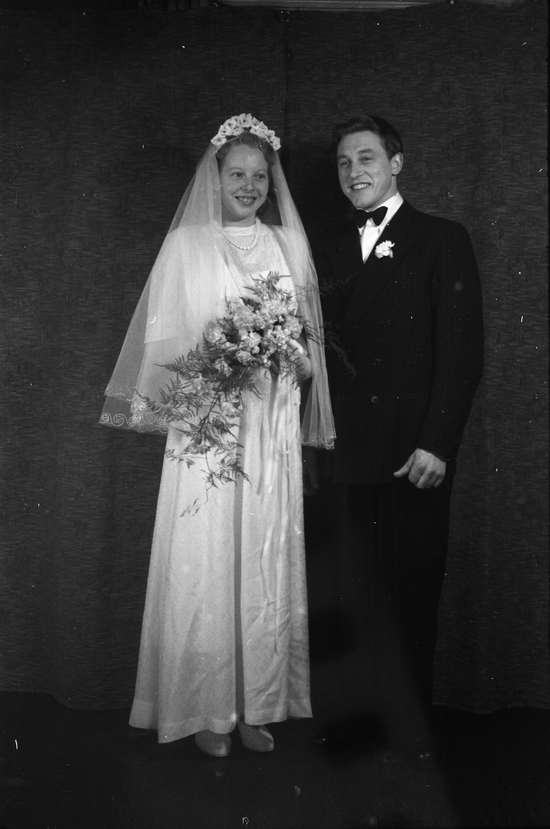 Portrett av uidentifisert brudepar. Sju bilder.