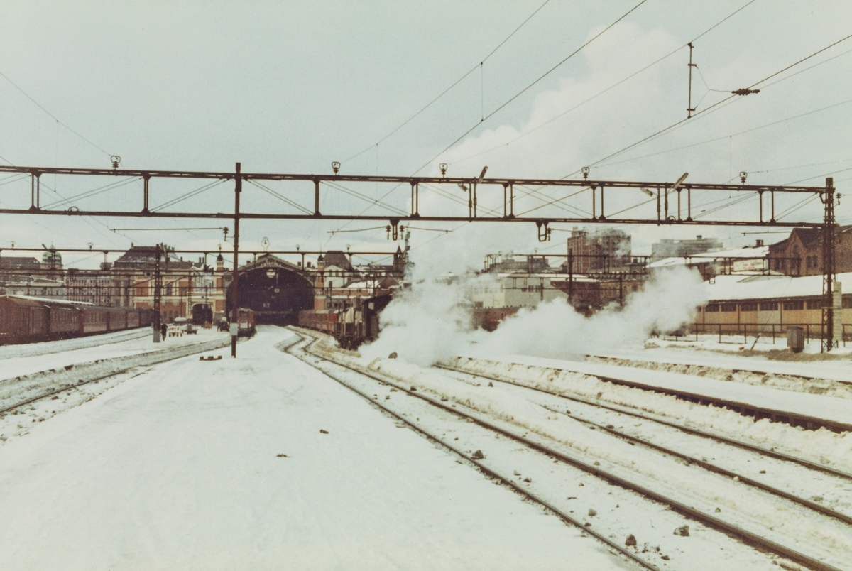Skifting på Oslo Østbanestasjon med damplokomotive type 23b 441.