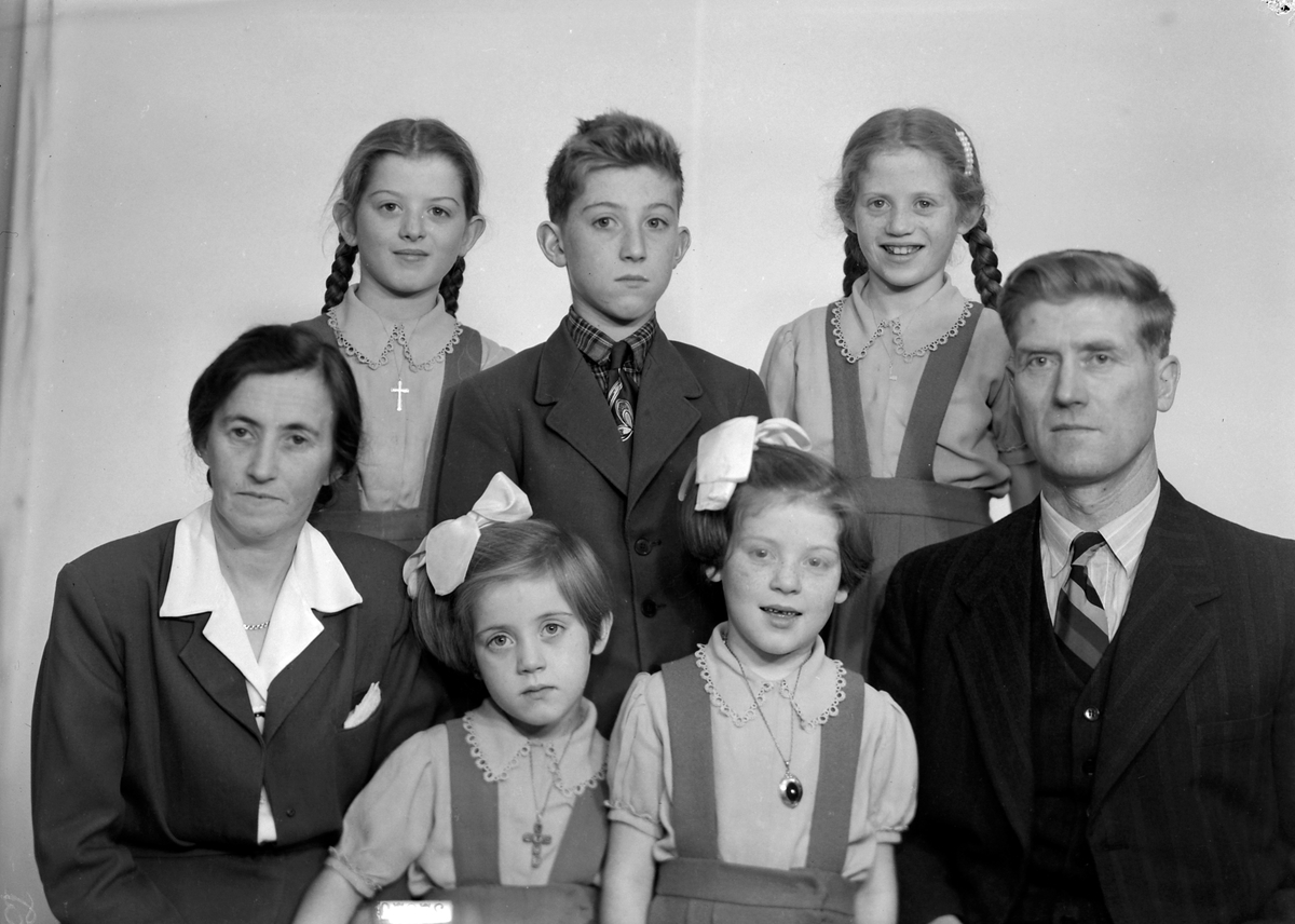 Aasta og Anton Bergheim med barna Arnt, Ingeborg, Berta, Aud og Ann Dordi