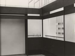 Utstillingsstand for emaljearbeider ved Triennalen i Milano 