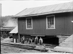 Det gamle sagbruket i mai 1901, Tinfos-området.