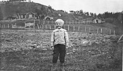 Gutt foran setervoll