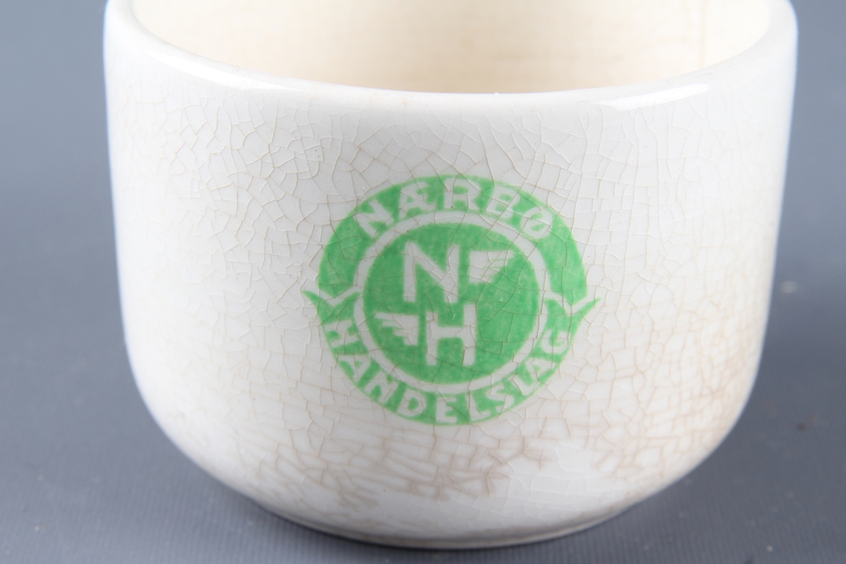 Kaffeservise bestående av asjett, kaffekopp med underskål