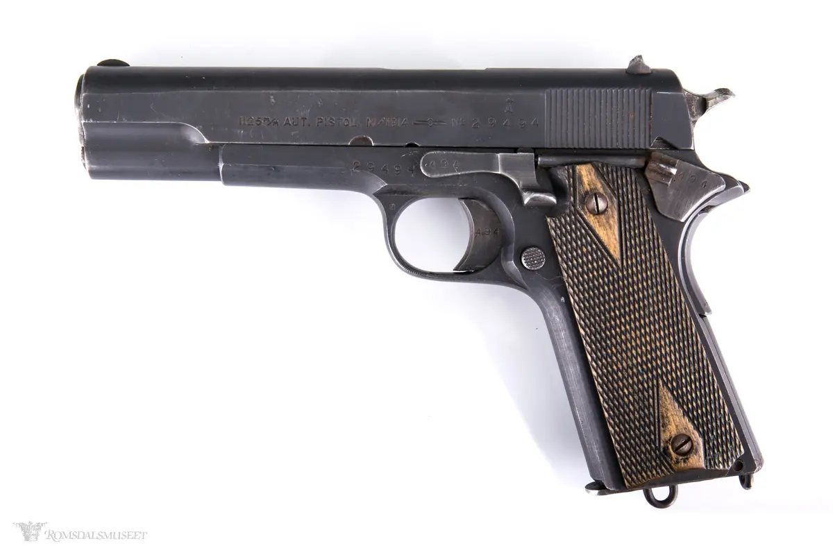 På skjeftet  to store diagonale ruter, Rutenett av diagonale små ruter