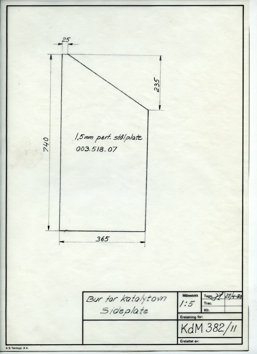 Håndtegnet arbeidstegning til sideplate til bur for katalytovn, Utarbeidet på Krossen i 1980. Tegningsnummer KdM 382/11.