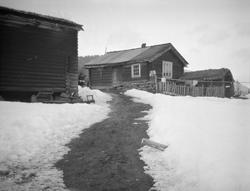 Eldre småbruk i tømmer.