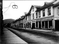Repro: Storgt.Lillehammer,  nordafor Lilletorget, Oluf Olsen