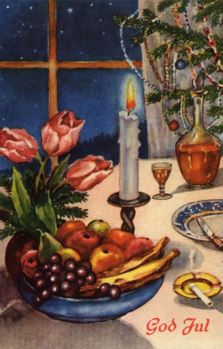 Julekort. Ubrukt. Interiør. Et bord er dekket til fest med lys, blomster, frukt og drikke.