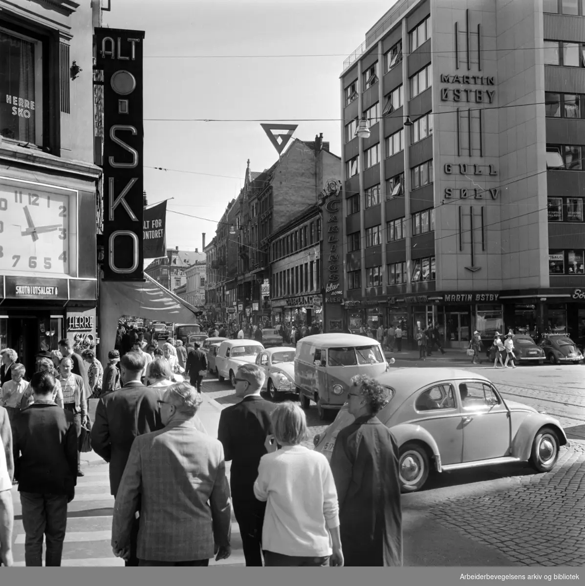 Storgata. Lørdagstrafikken. August 1965