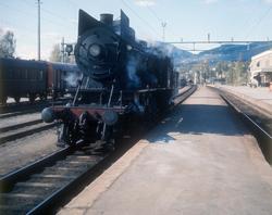 Damplokomotiv type 30a nr. 271 på Lillehammer stasjon før re