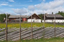 Dølmotunet. Musea i Nord-Østerdalen, Hedmark. Skigard. Museu