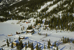 Vestre Gausdal, Vassenden, Espedal. Hytter og hus, vinterbrø