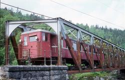 Tog på Setesdalsbanen med motorvogn litra Cmbo nr. 2672, fot