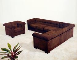 Hjørnesofa og lenestol.