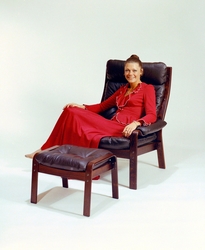 Lenestol. Kvilestol med fotskammel.