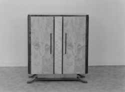 Skap/klesskap soveromsmøblement.