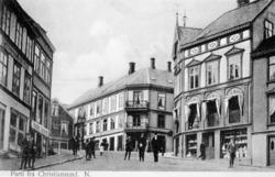 dublett? Lindahls plass, Kristiansund ca 1900. Fra Nordmøre 