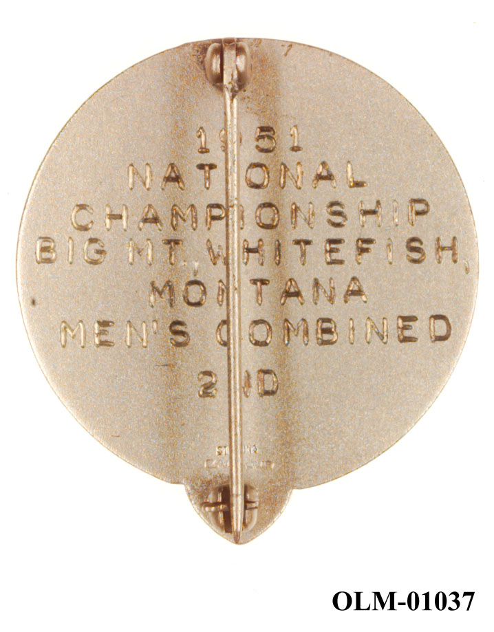 Inneholder 101 merker, pins og  medaljer.
Guttorm Berge tok tilbake samlingen 21.mai 1996.-notert i aksesjonsboken.