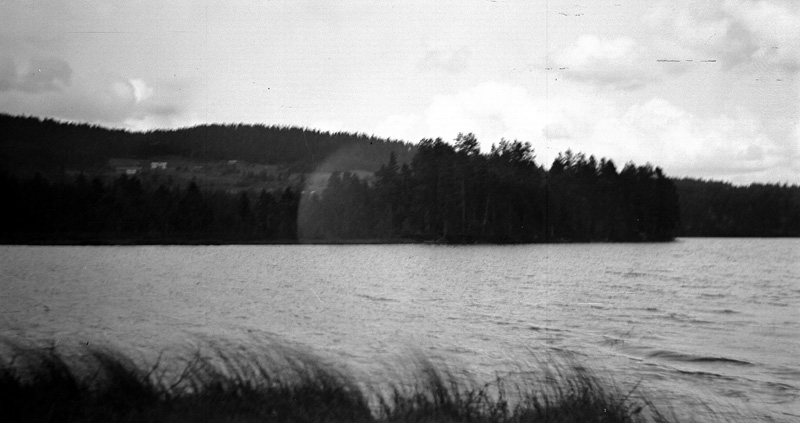 Utsikt från sjön Uggenäsdypen mot Där Oppe i Bograngsberget
