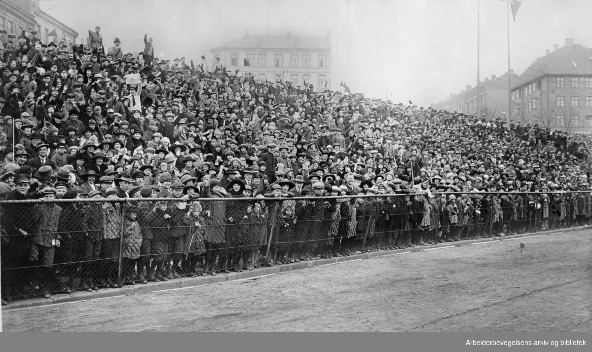1. mai 1924 på Dæhlenengen stadion under barnestevnet.