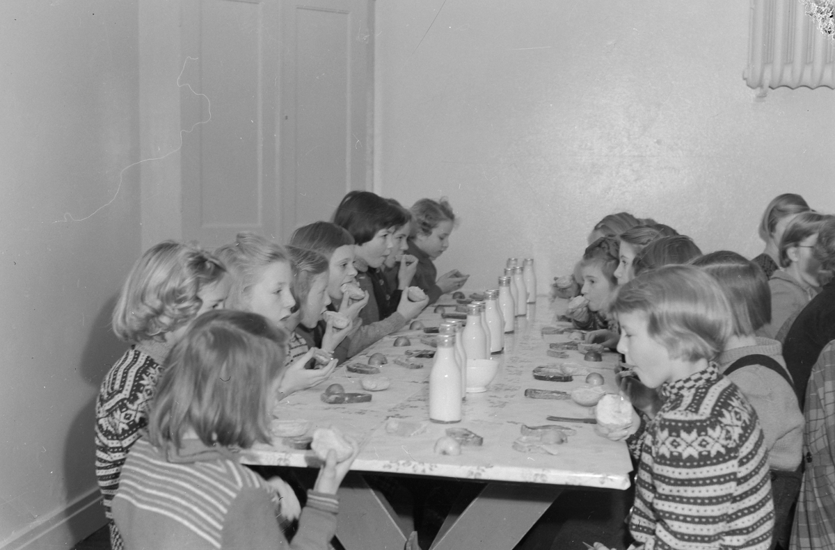 Skolefrokost på Singsaker skole - Sverresborg Trøndelag Folkemuseum ...