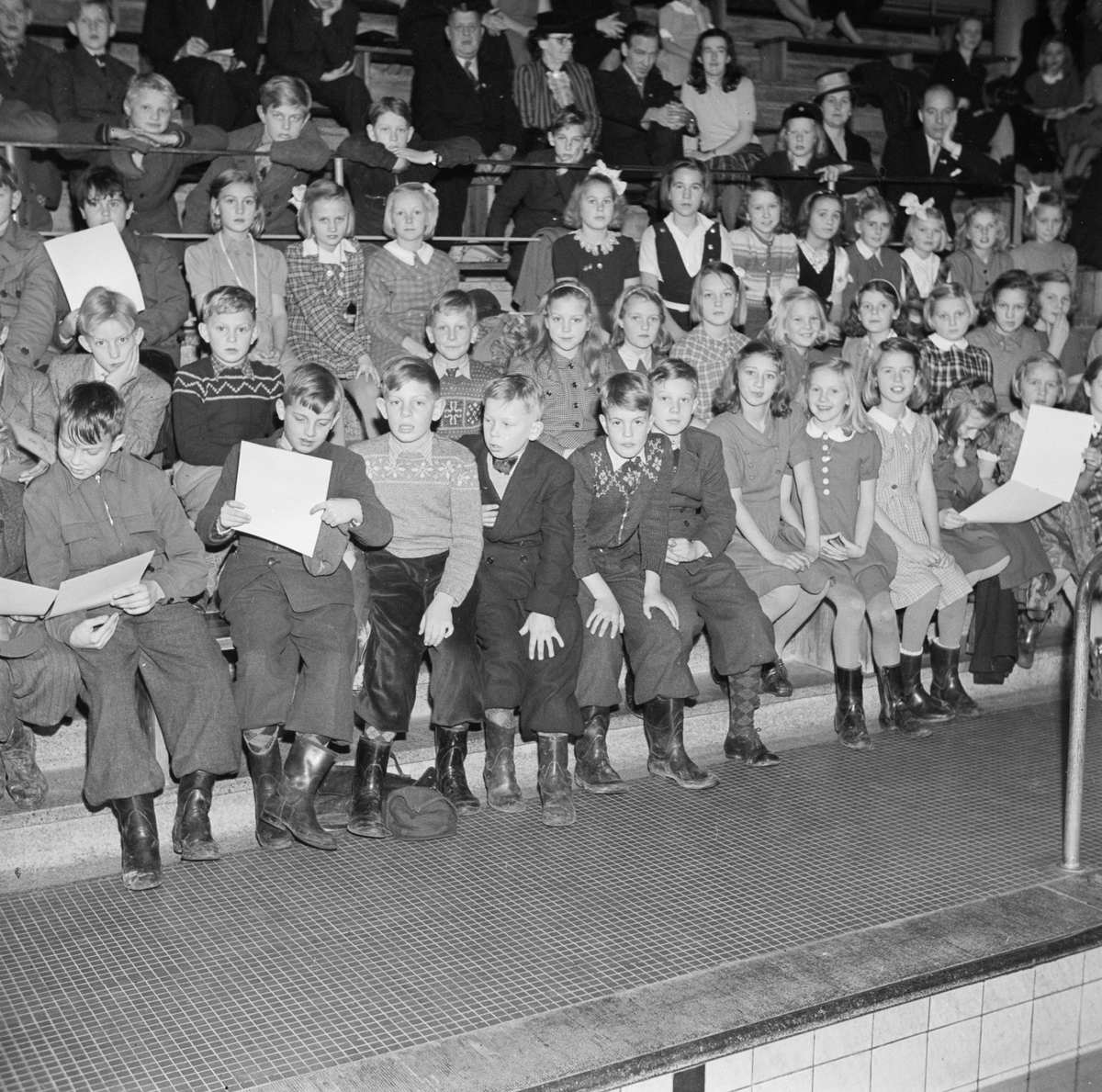 Skolungdomens simningar, skolsimmets avslutning, Uppsala, december 1946