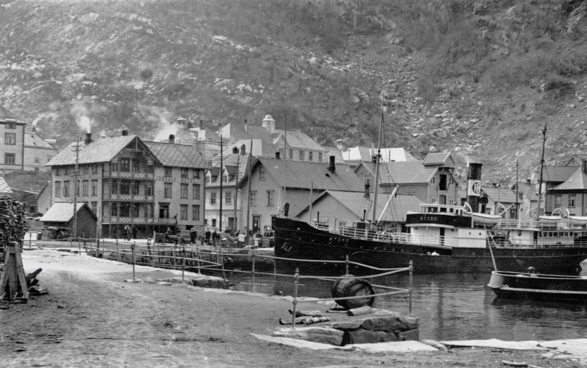 Båthamna ved Torget i Odda