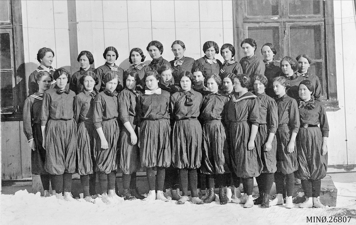 Tynset folkehøgskole 1914. Dametur.