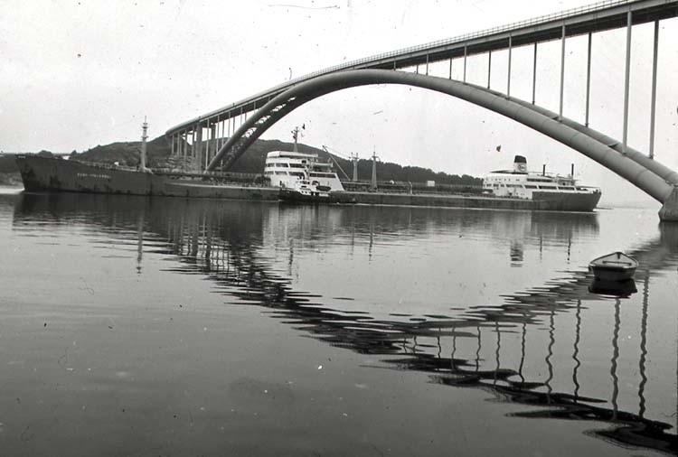 Esso Stockholm 1961. "Test run 1961". Sveriges största fartyg.