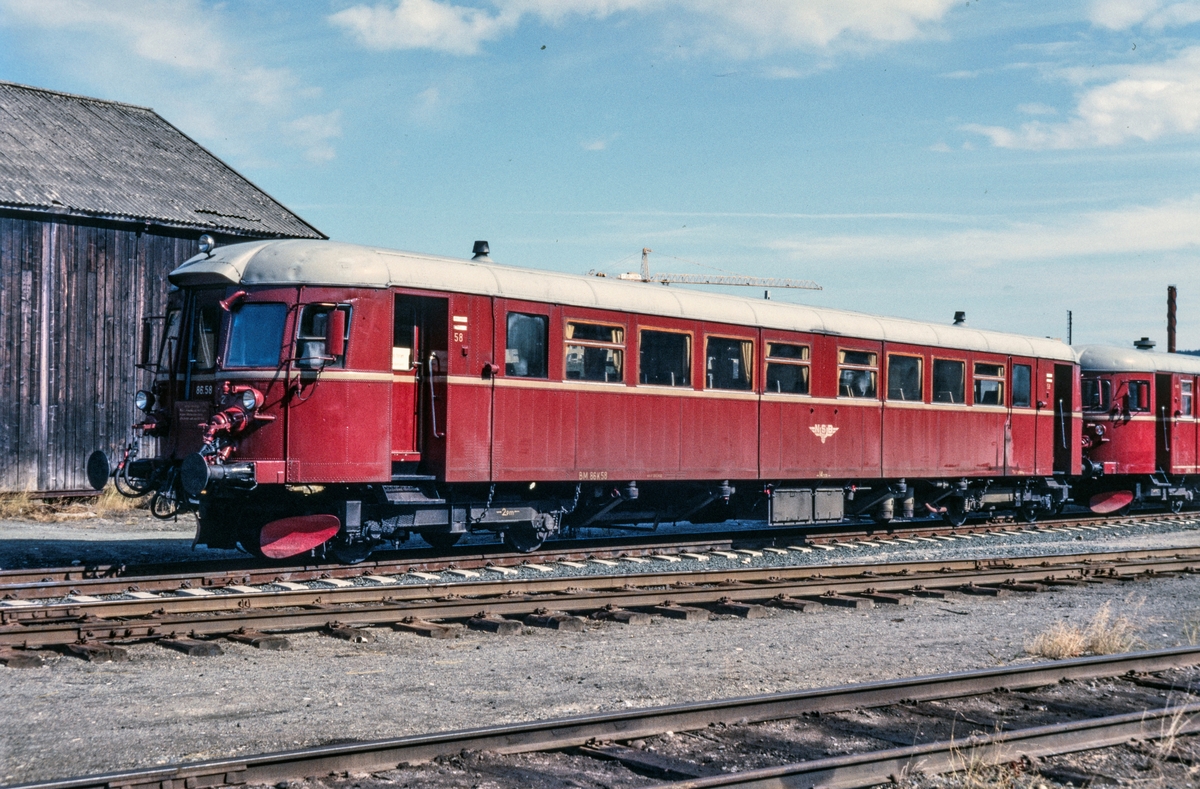 Utrangert dieselmotorvogn type 86, BM 86 58 på Marienborg i Trondheim.