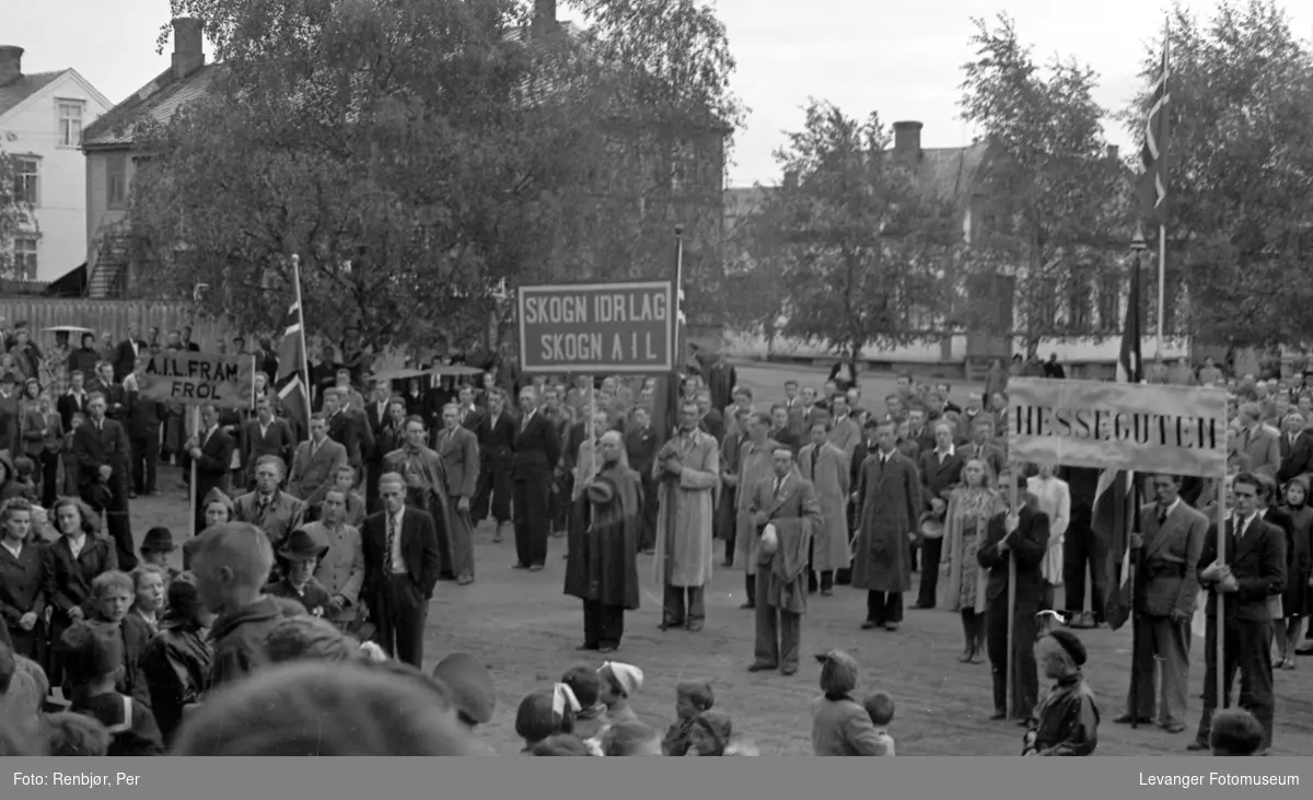 Idrettens dag  juni 1945 Idrettslagene Skogn A.I.L og Nessegutten.