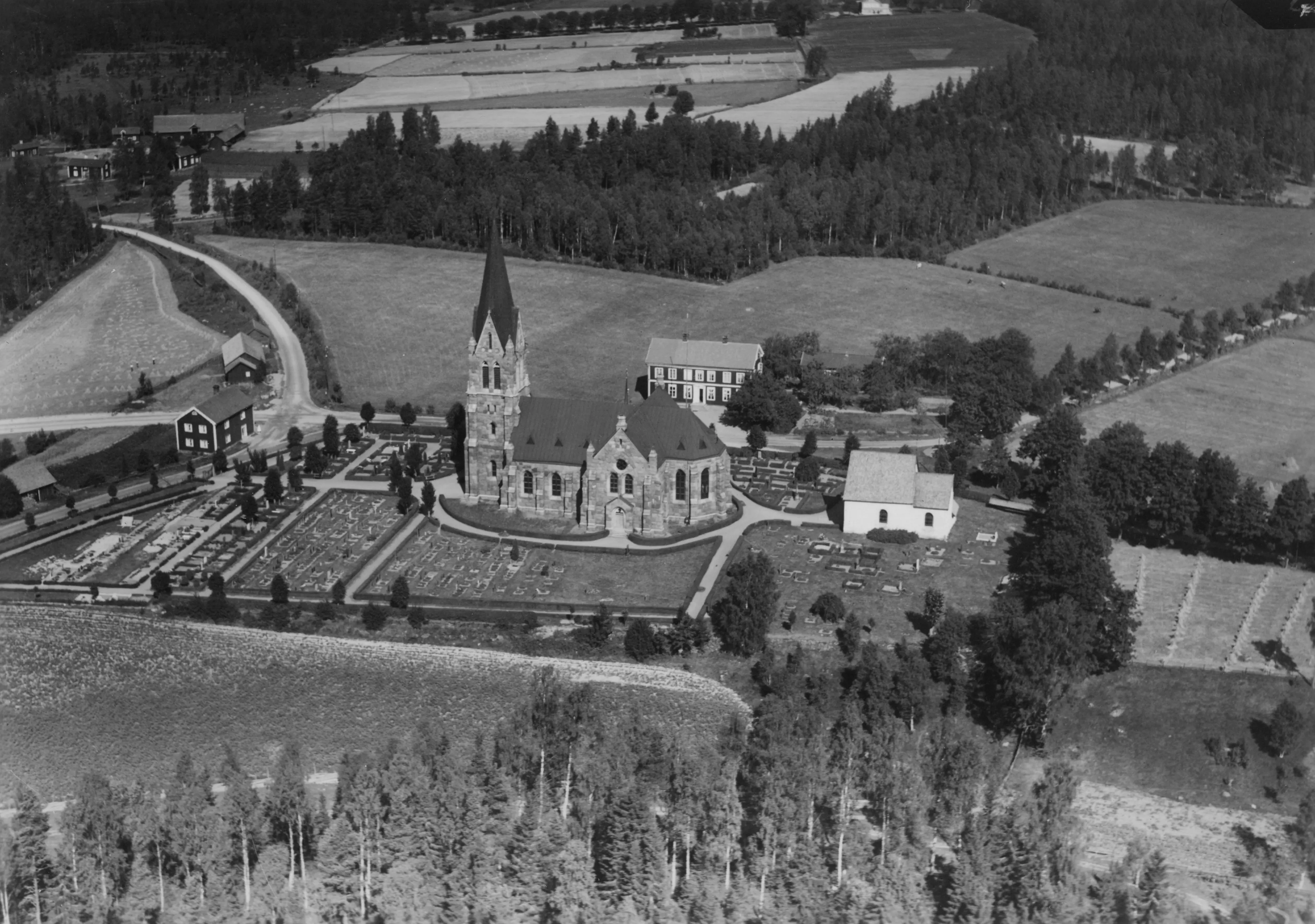 I frsamlingen ligger samhllena Anneberg, Solberga och Flisby samt tre kyrkor och tv kyrkogrdar. I frsamlingen bor ca 2 700 varav ca 2 000 tillhr Svenska Norra Solberga-Flisby frsamling - Sdra Vedbo pastorat