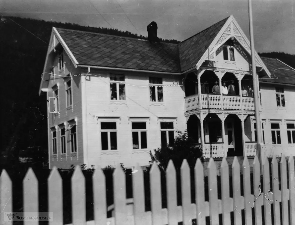 Lervold konfeksjonsfabrikk. - Romsdalsmuseet / DigitaltMuseum