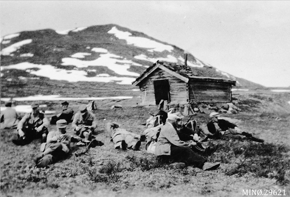 En tropp fra heimevernet i Os i Såttåhaugen våren 1945.