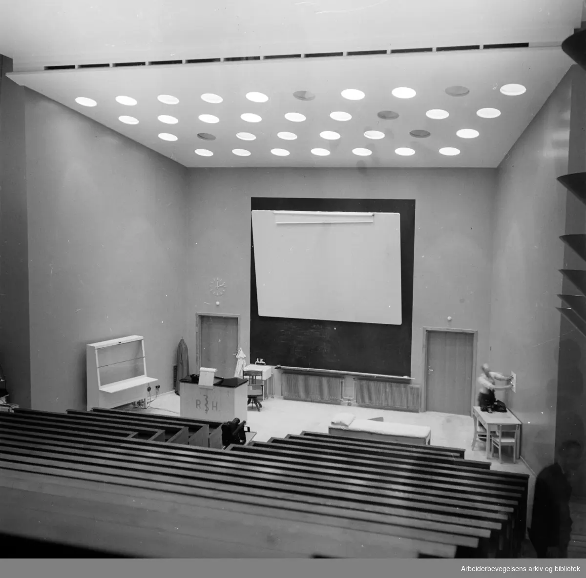 Rikshospitalet i Pilestredet. Auditorium. September 1949