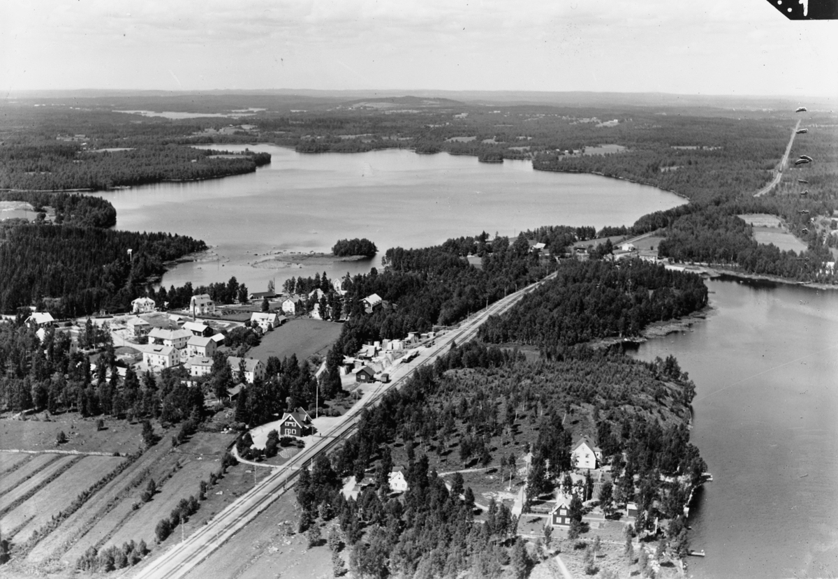 Flygfoto över Rörvik i Sävsjö kommun Nr D.2036.