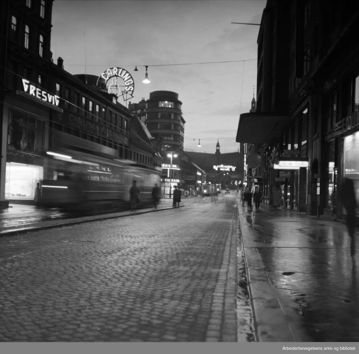 Nattbilder. Storgata. Mai 1948