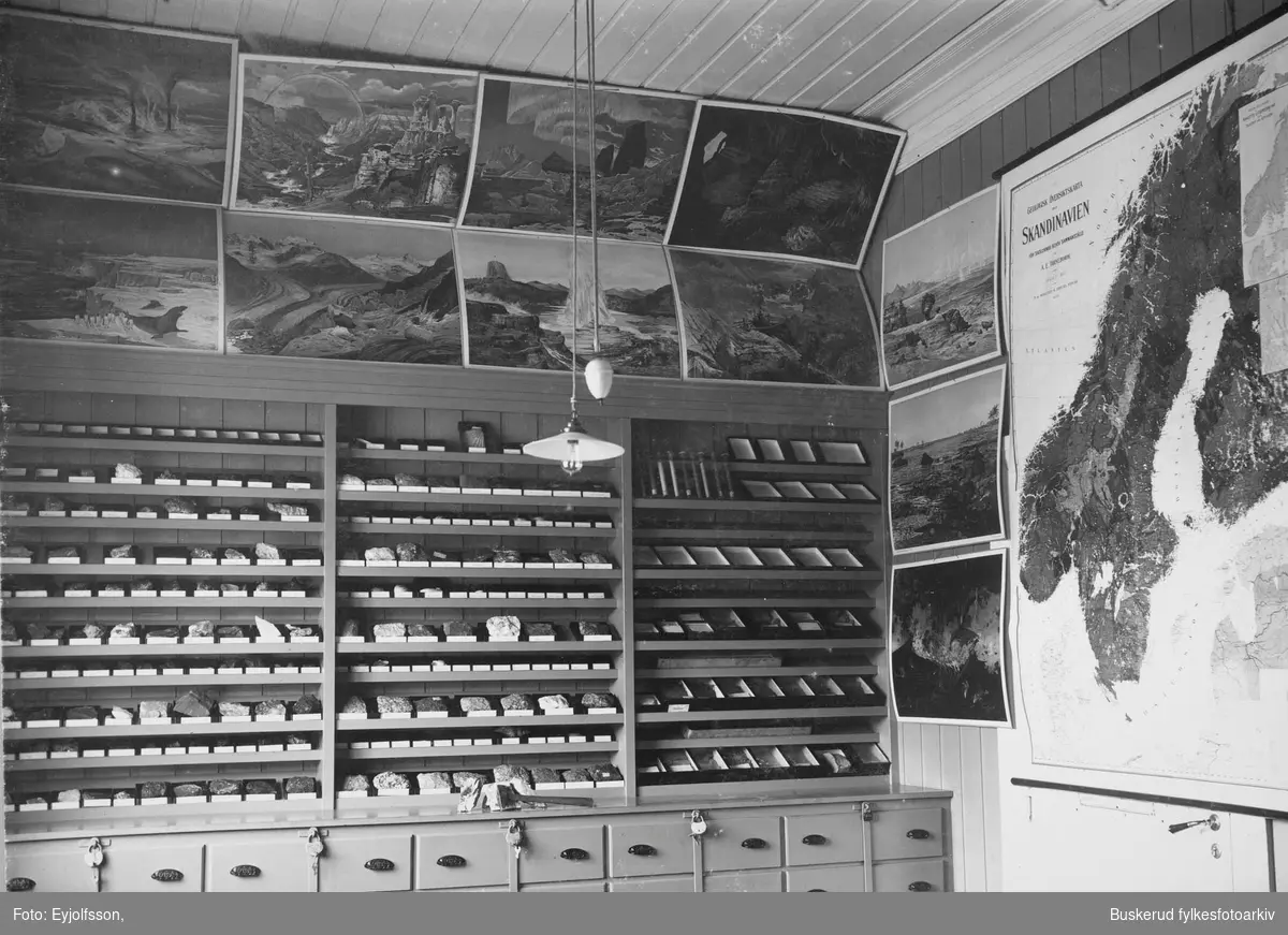 Buskerud gård
Materialrommet for geologi med den store samlingen av stein og mineraler.