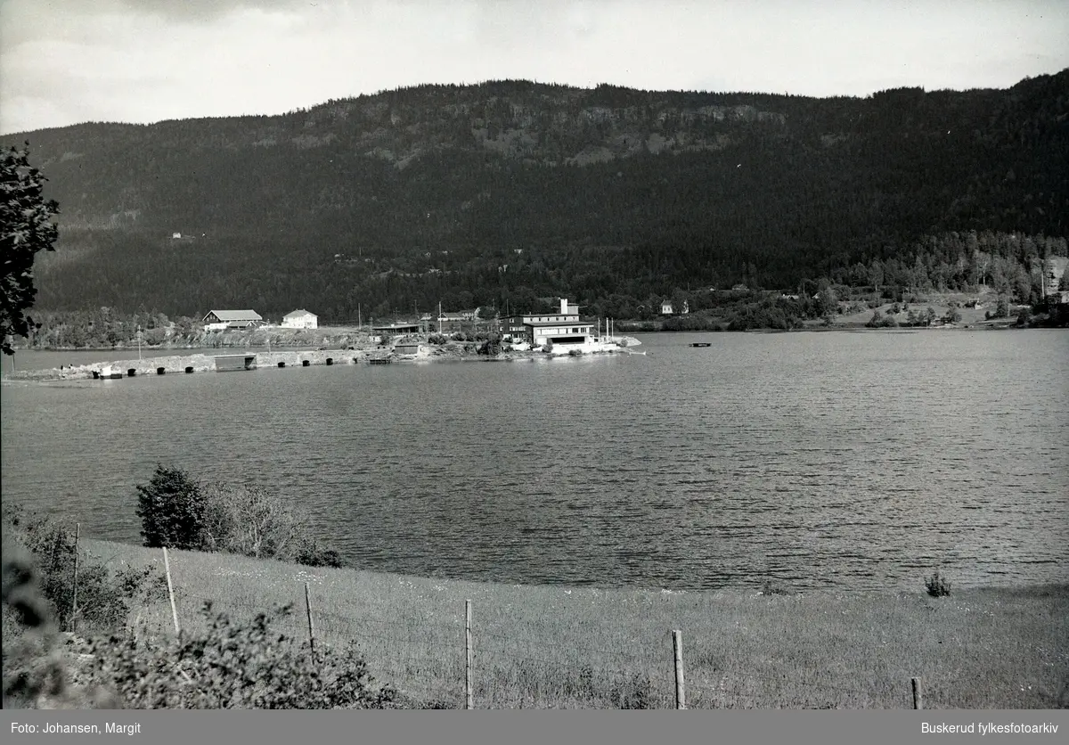 Kroksund med brua som går over sundet til Sundvolden. Sundøya ...