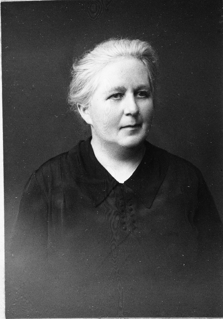 Foto av Anna Maria Berntsdtr. Sæland f. Høyland (18.2.1878 - 3.11.1930). Gift 29.3.1901 med Einar Einarson Sæland