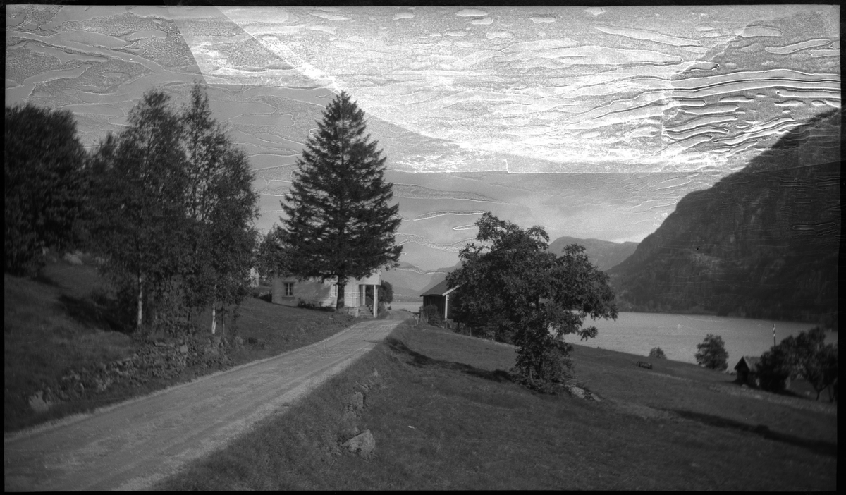 Landskapsbilder fra motorsykkeltur fra Bjerkreim til Flekkefjord og så til Stavanger. Det er bilder av fjordlandskap og kulturlandskap.