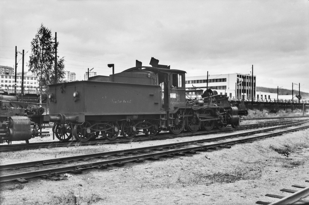 Utrangert damplokomotiv type 18c nr. 186 på Grorud verksted.