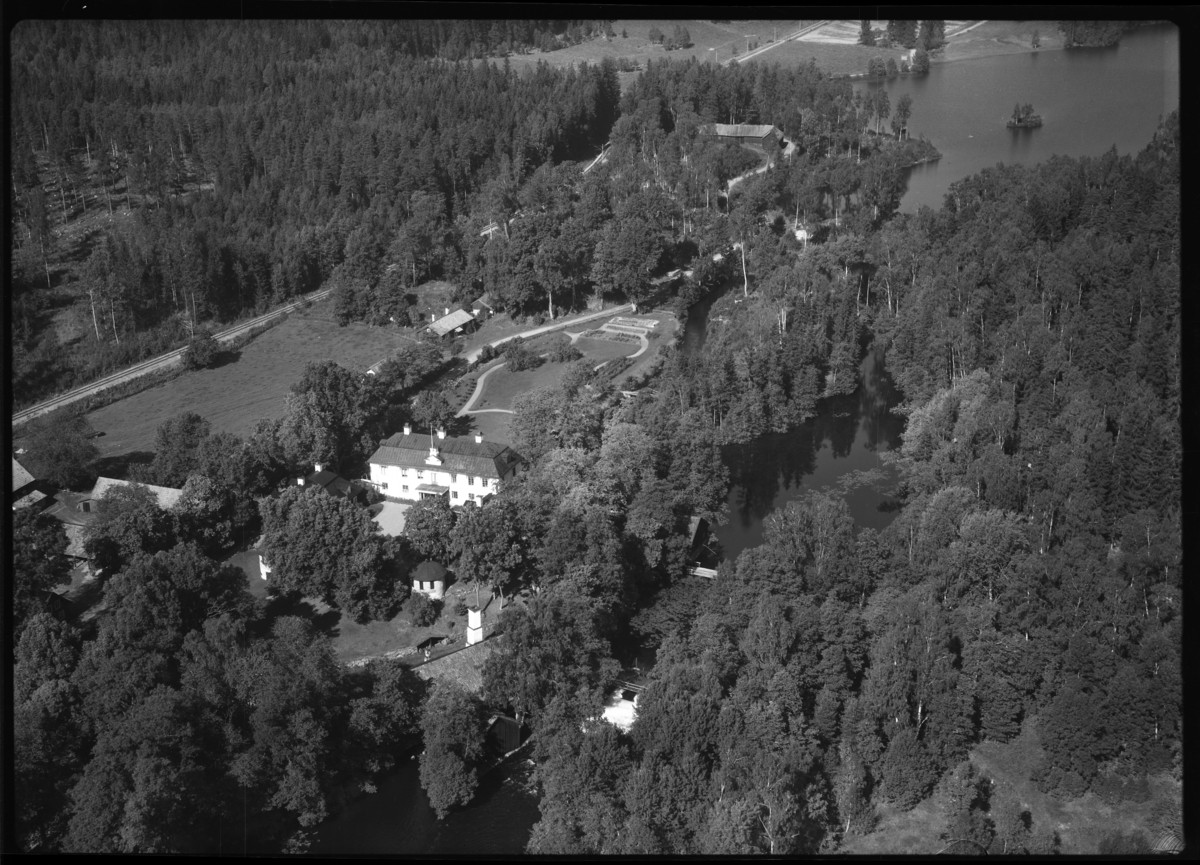 Flygfoto över Ängelsbergs herrgård, Ängelsberg.
