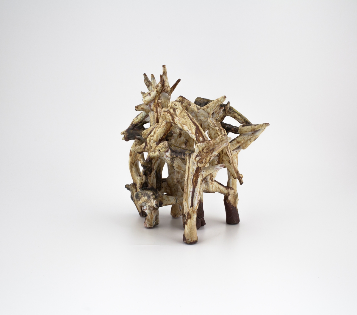 Nonfigurativ, abstrakt skulptur som søker å representere liv i vekst.