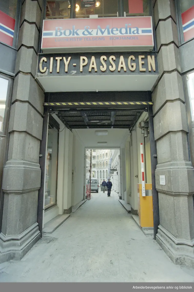 Citypassagen mellom Akersgata og Aschehougs plass. 23. februar 1996