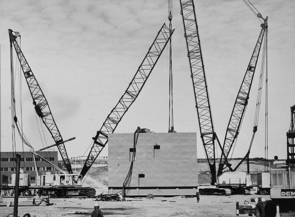 240 tonns kran som har knekt sammen på Siva-anlegget i Sandnessjøen.