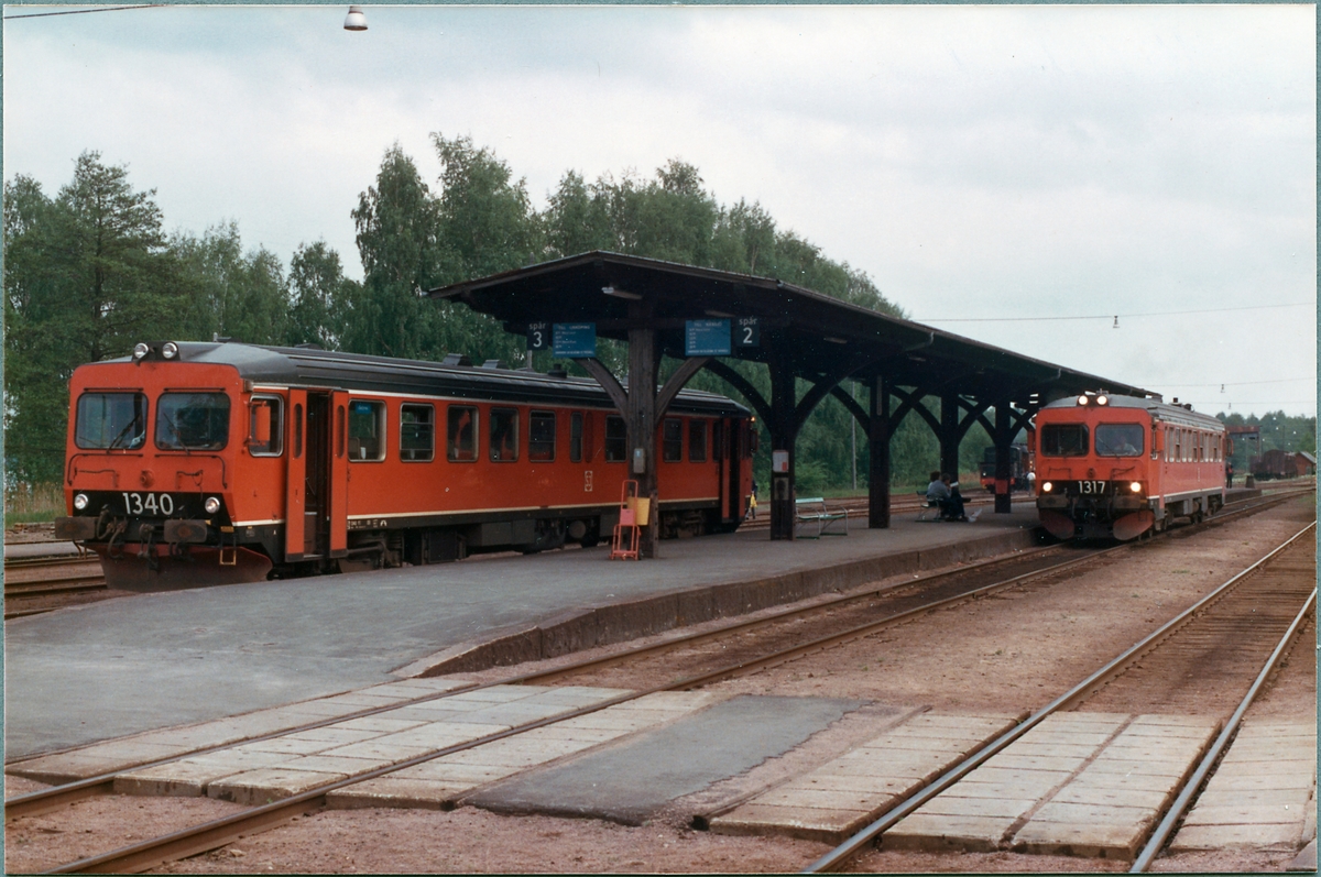 Statens Järnvägar, SJ Y1 1340 och SJ Y1 1317 i Hultsfred.