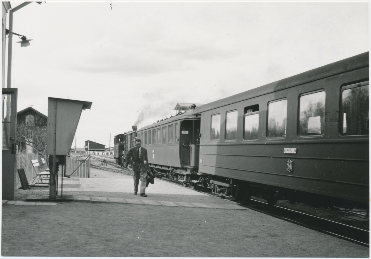 Rånäs station Stockholm - Roslagens Järnvägar (SRJ), maj 1956.
